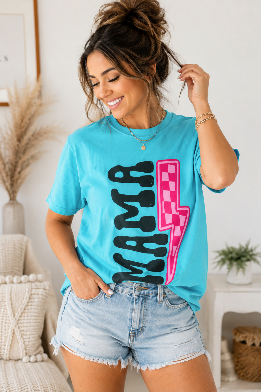 Pink Lightening Bolt Mama Graphic T-shirt